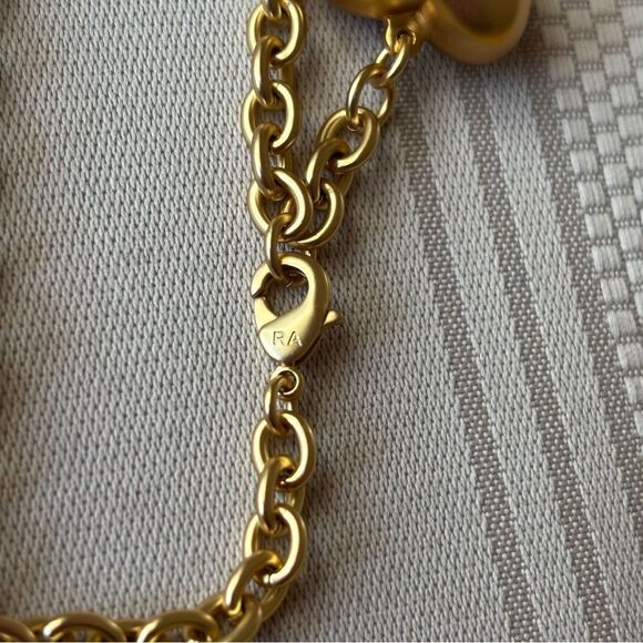 NWOT. $85 Roxanne Assoulin The Mini Puffy Heart Necklace in Gold Sz Small - Picture 10 of 11